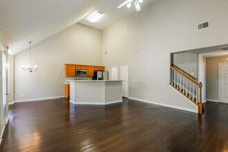 110 Lyndhurst Dr in La Vergne, TN - Building Photo - Building Photo