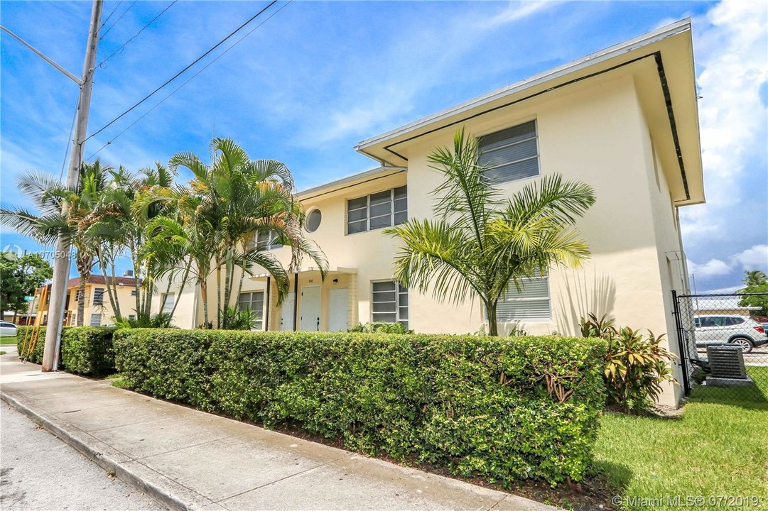 930 SW 24th Ct-Unit -C in Miami, FL - Building Photo