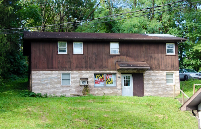 221 Waverly St in Morgantown, WV - Foto de edificio