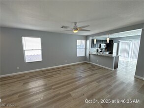 10006 Mardagen St in Las Vegas, NV - Building Photo - Building Photo