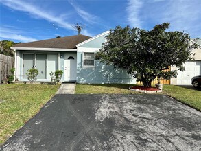 10371 SW 205th Terrace in Cutler Bay, FL - Building Photo - Building Photo