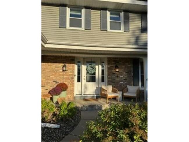 property at 9718 Palmer Cir