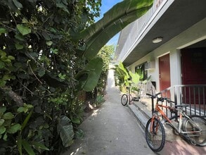 12737 Matteson Ave in Los Angeles, CA - Building Photo - Building Photo