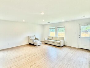 3733 Palmetto Blf Dr in Mustang, OK - Building Photo - Building Photo