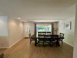 12039 Alta Sierra Dr in Grass Valley, CA - Building Photo - Building Photo