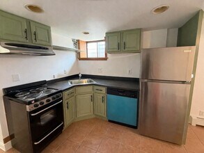 96 Bynner St, Unit B in Boston, MA - Foto de edificio - Building Photo
