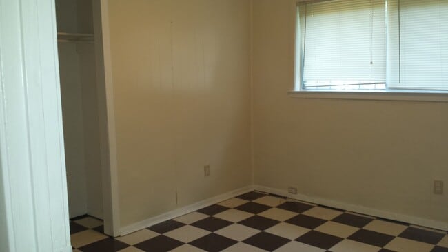 1996 Goldbrier Ln in Memphis, TN - Building Photo - Building Photo