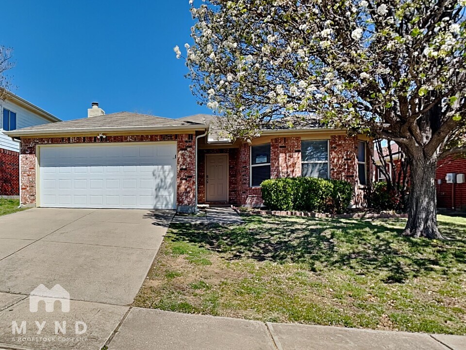 1613 Forest Oaks Way in Little Elm, TX - Building Photo