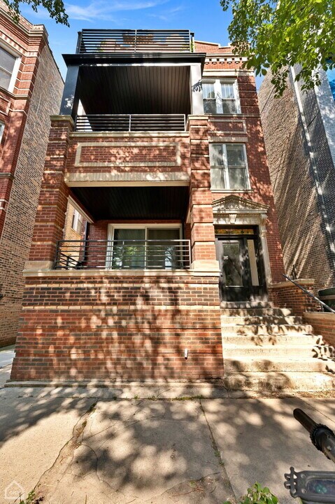 846 N Hoyne Ave in Chicago, IL - Building Photo