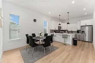 2341 Eagle St in Houston, TX - Building Photo