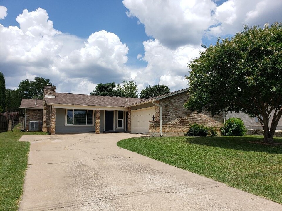 211 Villa Vista Way in Marble Falls, TX - Foto de edificio