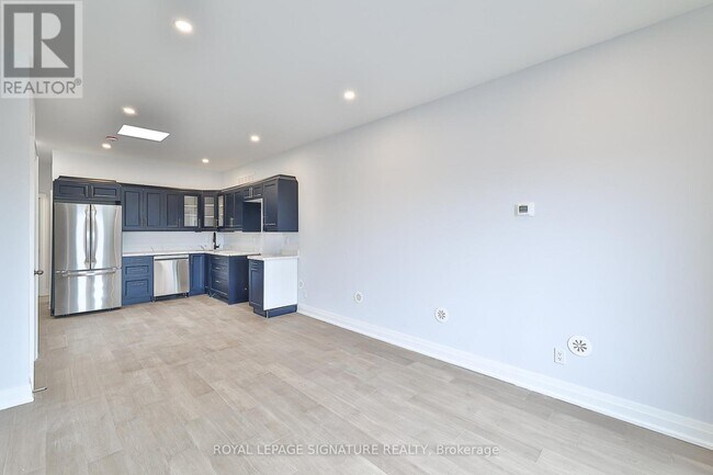 60 Belvidere Ave in Toronto, ON - Building Photo - Building Photo