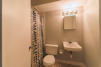 1707 Glenwood Ave in Minneapolis, MN - Building Photo - Interior Photo