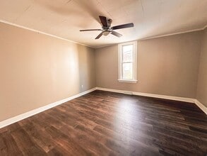 330 12th Ave in New Brighton, PA - Foto de edificio - Building Photo