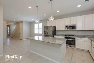 172 Lilt Ave in Henderson, NV - Foto de edificio - Building Photo