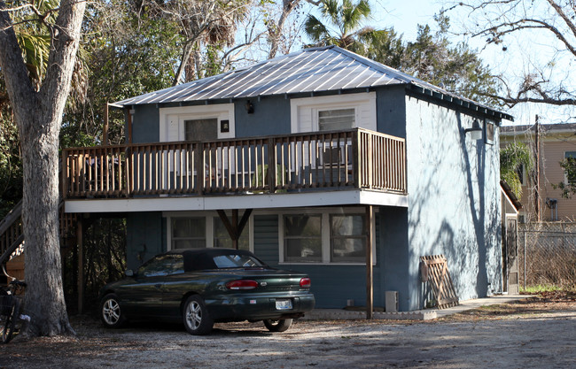 87 Washington St in St. Augustine, FL - Foto de edificio - Building Photo