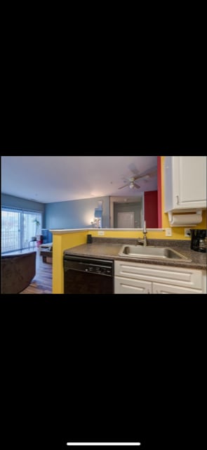 102 Mill St, Unit 202 in Woonsocket, RI - Building Photo - Building Photo