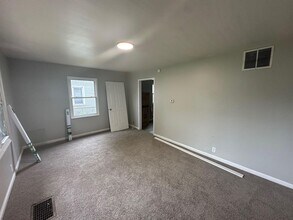 2105 S Vine St in Muncie, IN - Building Photo - Building Photo