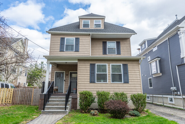 49 Greenwood Ave, Unit 1 in Montclair, NJ - Building Photo - Building Photo
