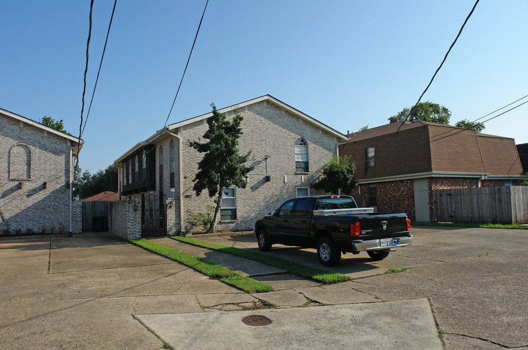 4921 Yale St in Metairie, LA - Building Photo