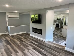 3295 Trumbull Ave in Copley, OH - Building Photo - Building Photo