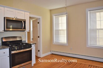 277 N Brow St in East Providence, RI - Building Photo - Building Photo