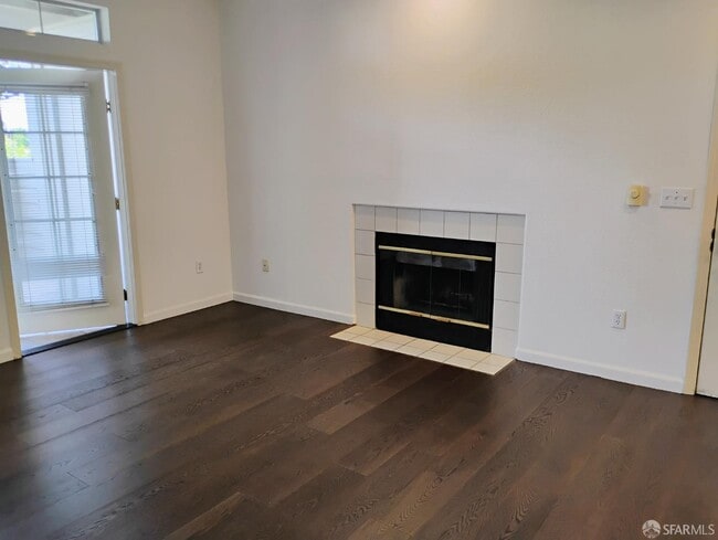 2902 Hastings Shore Ln in Redwood City, CA - Building Photo - Building Photo