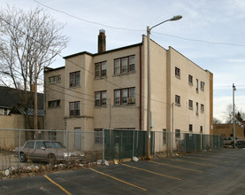 2465-2469 W Fond Du Lac Ave in Milwaukee, WI - Building Photo - Building Photo