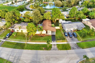 1142 NW 43 Terrace in Lauderhill, FL - Building Photo - Building Photo