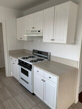 4600 Melbourne Ave, Unit Upstairs Unit in Los Angeles, CA - Foto de edificio - Building Photo