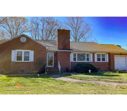 2506 Seaford Rd in Seaford, VA - Building Photo - Building Photo