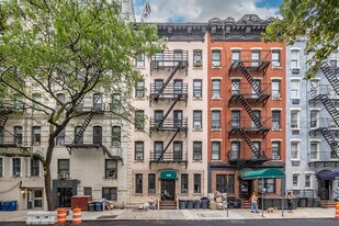 486 E 74th St in New York, NY - Building Photo