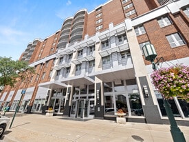 411 S Old Woodward Ave in Birmingham, MI - Building Photo