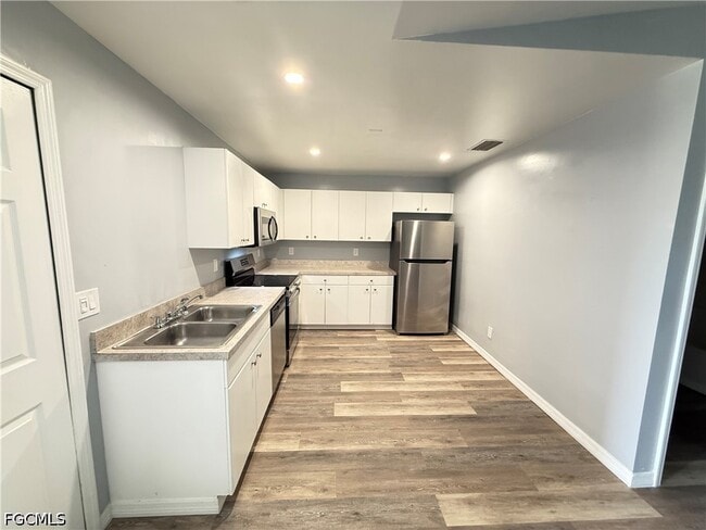 107 Harold Ave S in Lehigh Acres, FL - Building Photo - Building Photo