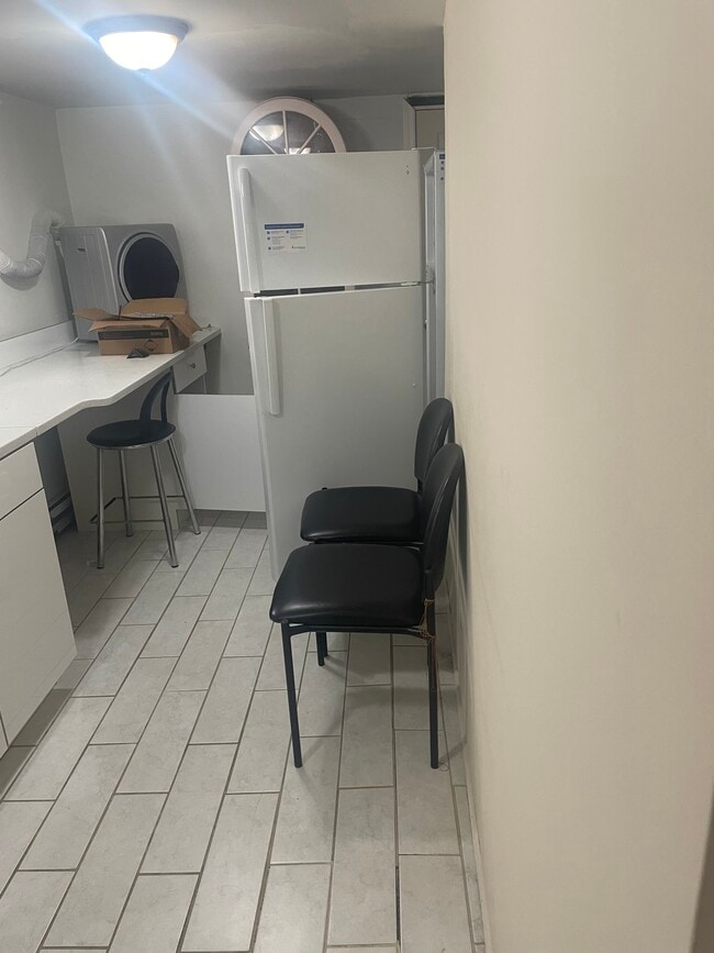 157 Langham St, Unit Onebedroomstudio in Brooklyn, NY - Foto de edificio - Building Photo