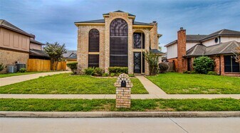 1914 Hickory Lawn Dr in Houston, TX - Building Photo