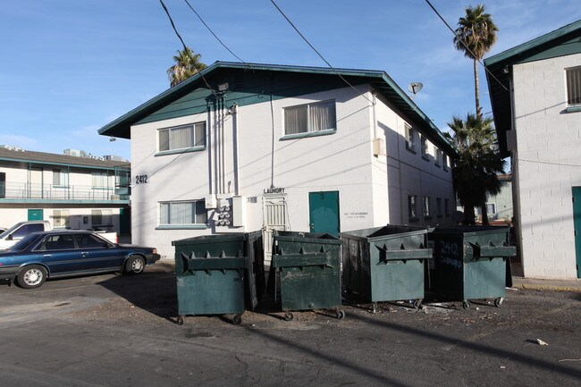 2412 Clifford Ave in Las Vegas, NV - Foto de edificio - Building Photo