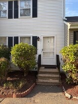 4 Persimmon Ln in Glastonbury, CT - Building Photo