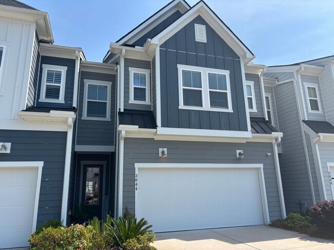 3044 Emma Ln