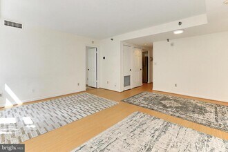 2400 Clarendon Blvd in Arlington, VA - Building Photo - Building Photo