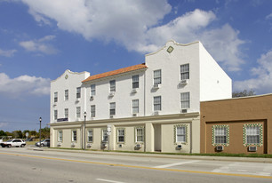 The Pershing Suites Apartments