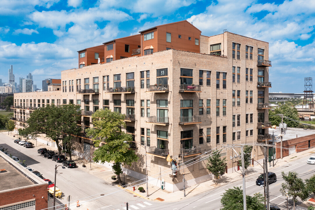 The Opera Lofts in Chicago, IL - Building Photo