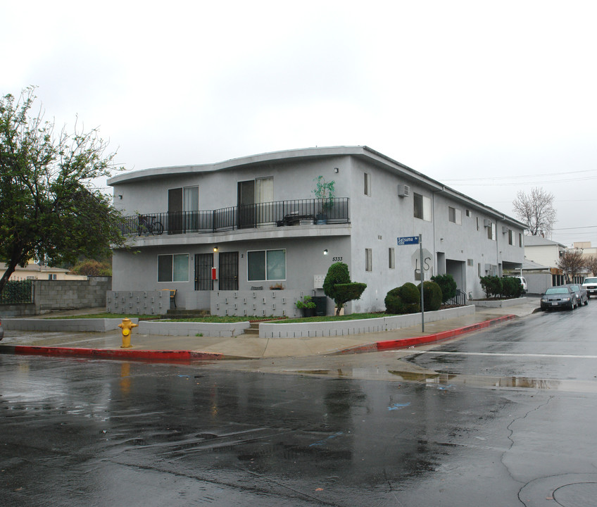 5333 Satsuma Ave in North Hollywood, CA - Building Photo