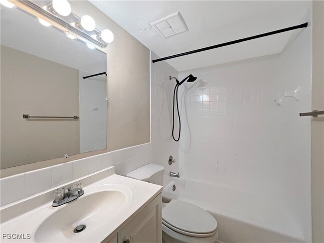 property at 1852 Golf View Ave