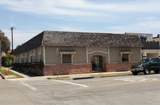 326 13th St in Huntington Beach, CA - Building Photo