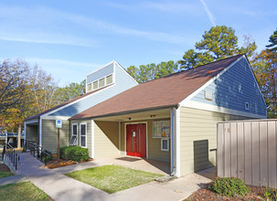 Meadow Oaks in Charlotte, NC - Building Photo - Building Photo