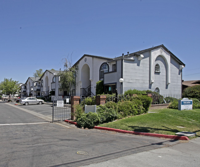 Wyda Gardens Apartments in Sacramento, CA - Building Photo - Building Photo