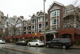 Atrium on the Park in Vancouver, BC - Building Photo - Building Photo