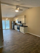 3746 Chamberlain Ct in Louisville, KY - Foto de edificio - Building Photo