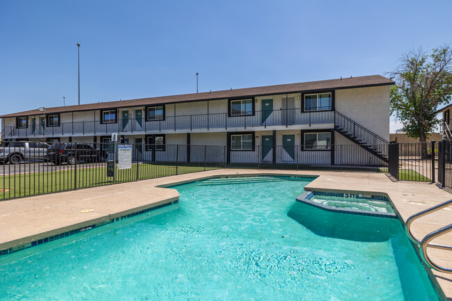 Las Ventanas Apartments in Phoenix, AZ - Building Photo - Building Photo